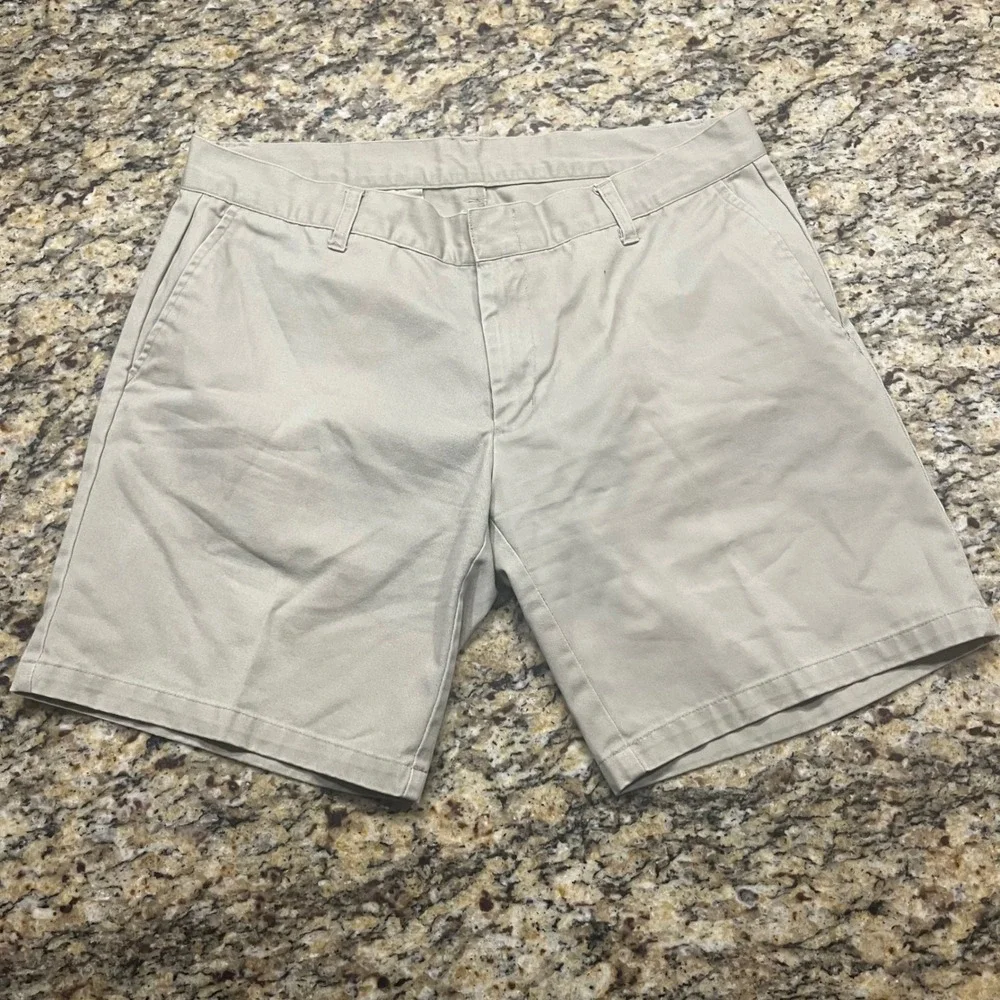 Six Flags Employee Classic Fit Khaki Chino Shorts Womens 14 Tan Uniform